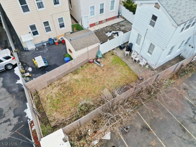 109 Orchard St, Elizabeth City, NJ 07208