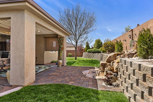 1729 E COUNTY CANYON DR, St. George, UT 84790