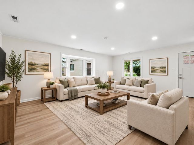 4912 Harrisburg Pike, Grove City, OH 43123