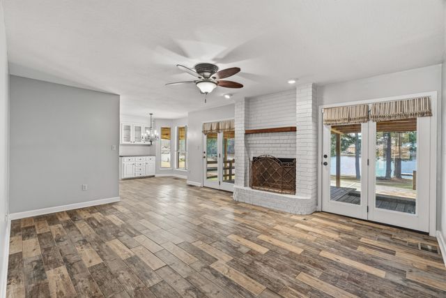 77 Baracuda Dr., Hattiesburg, MS 39402