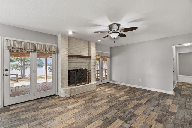 77 Baracuda Dr., Hattiesburg, MS 39402