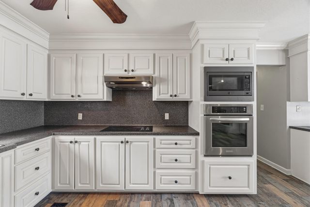 77 Baracuda Dr., Hattiesburg, MS 39402