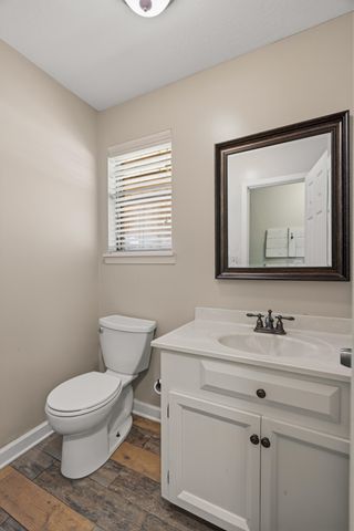 77 Baracuda Dr., Hattiesburg, MS 39402