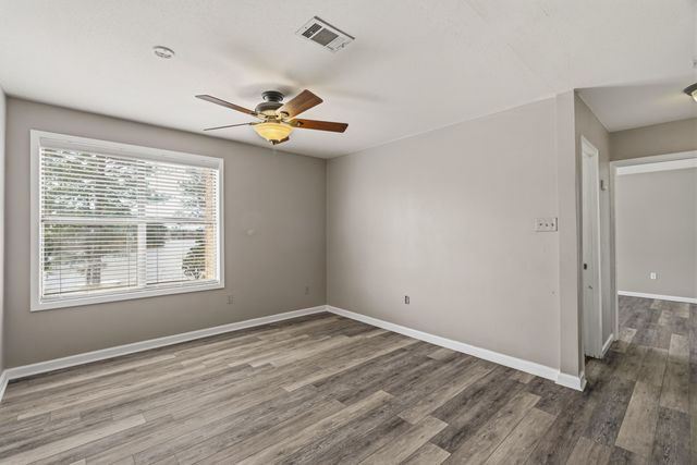 77 Baracuda Dr., Hattiesburg, MS 39402