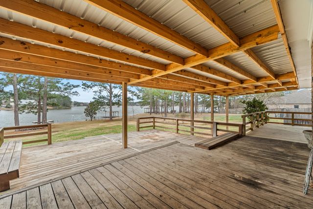 77 Baracuda Dr., Hattiesburg, MS 39402