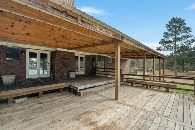 77 Baracuda Dr., Hattiesburg, MS 39402