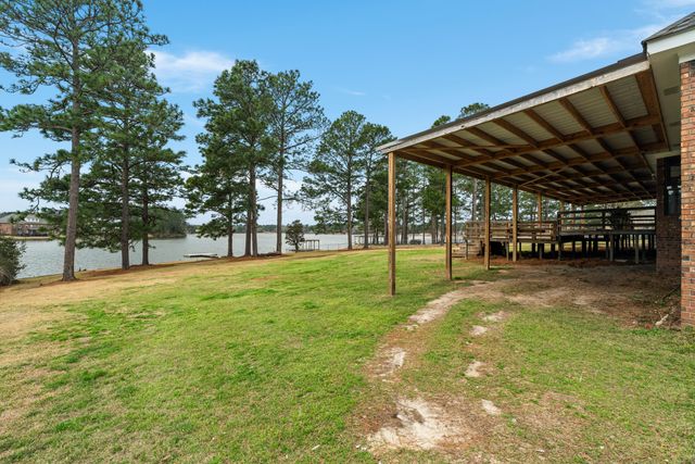 77 Baracuda Dr., Hattiesburg, MS 39402