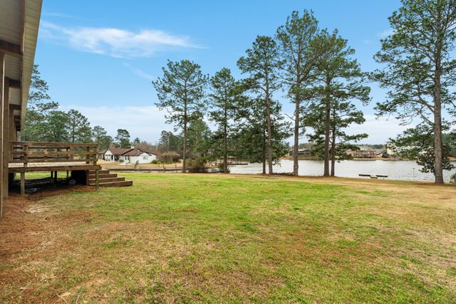 77 Baracuda Dr., Hattiesburg, MS 39402