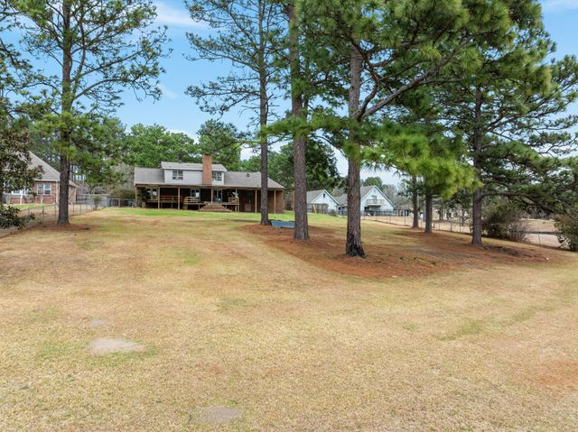 77 Baracuda Dr., Hattiesburg, MS 39402