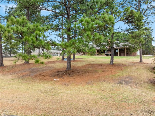 77 Baracuda Dr., Hattiesburg, MS 39402