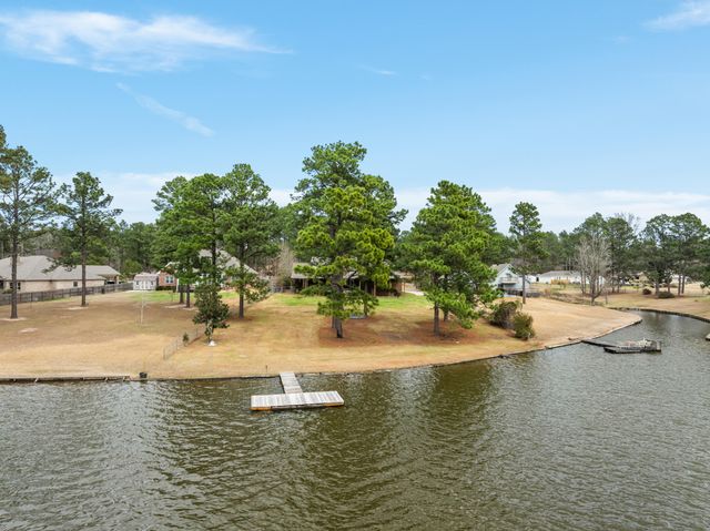 77 Baracuda Dr., Hattiesburg, MS 39402