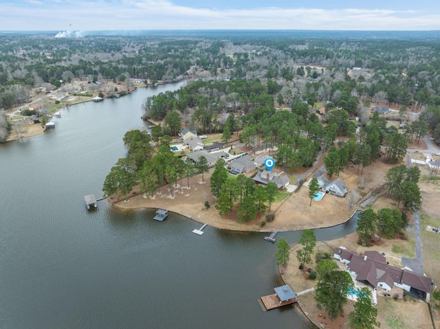 77 Baracuda Dr., Hattiesburg, MS 39402