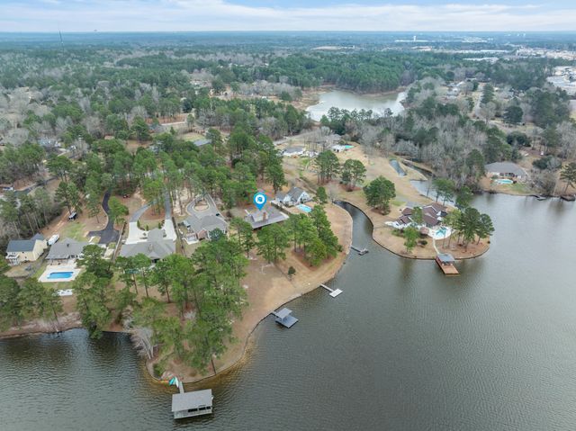 77 Baracuda Dr., Hattiesburg, MS 39402