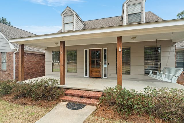 77 Baracuda Dr., Hattiesburg, MS 39402