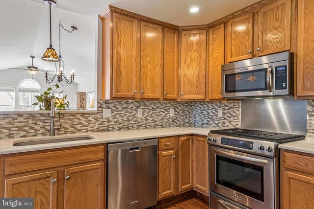 32 TRADITIONS WAY, Lawrenceville, NJ 08648