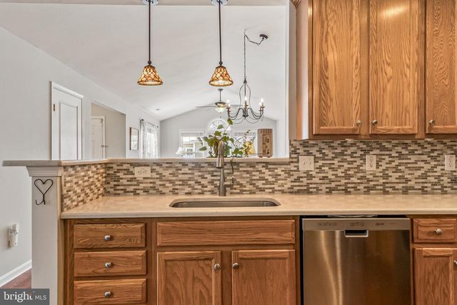 32 TRADITIONS WAY, Lawrenceville, NJ 08648