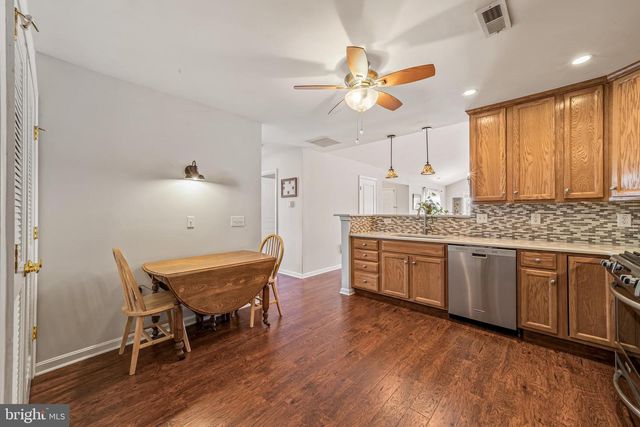 32 TRADITIONS WAY, Lawrenceville, NJ 08648