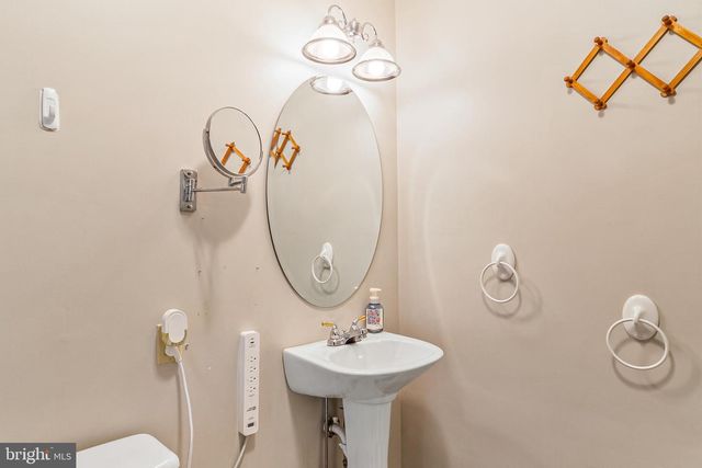 32 TRADITIONS WAY, Lawrenceville, NJ 08648