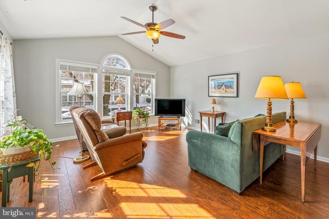 32 TRADITIONS WAY, Lawrenceville, NJ 08648