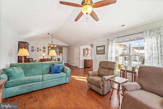 32 TRADITIONS WAY, Lawrenceville, NJ 08648