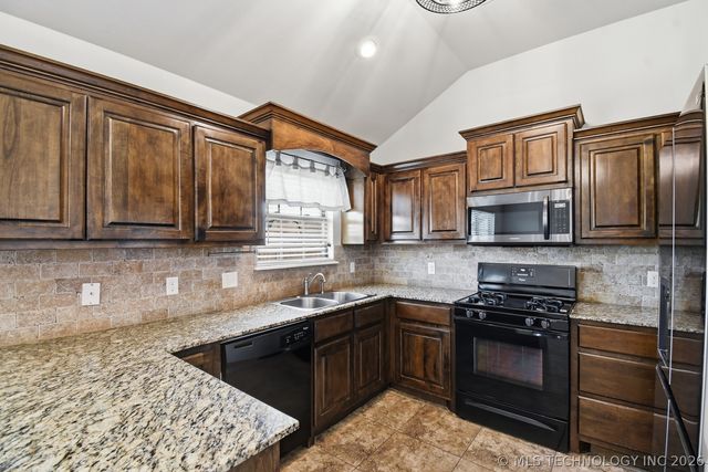 13364 N 133rd East Avenue, Collinsville, OK 74021