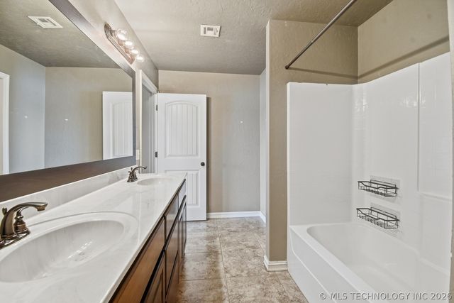 13364 N 133rd East Avenue, Collinsville, OK 74021