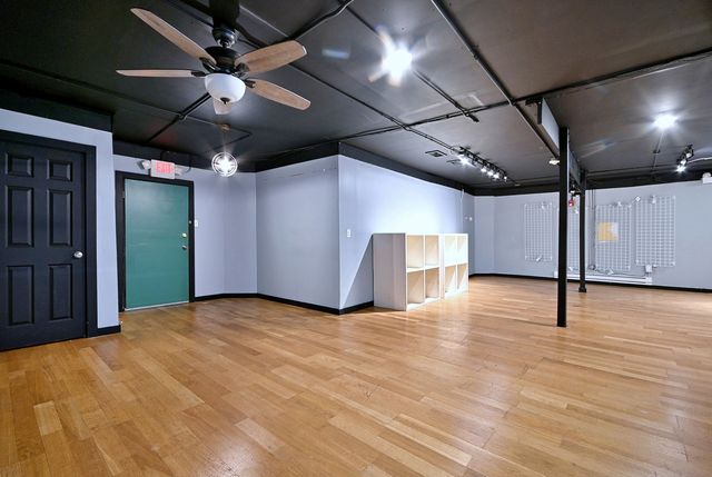 320 S Cornell Avenue B, Villa Park, IL 60181