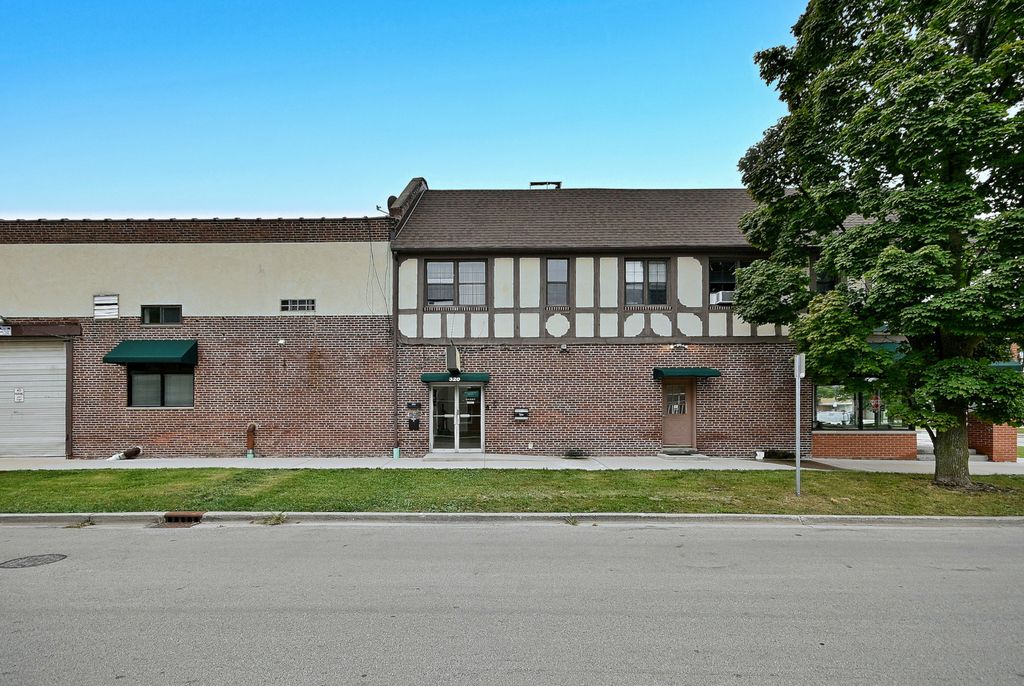 320 S Cornell Avenue B, Villa Park, IL 60181 — photo 2