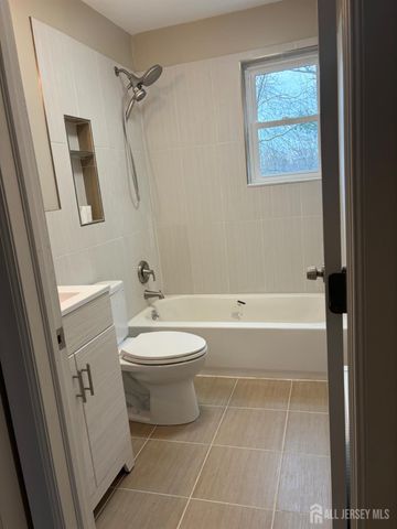 289 Main Street 4H, Spotswood, NJ 08884