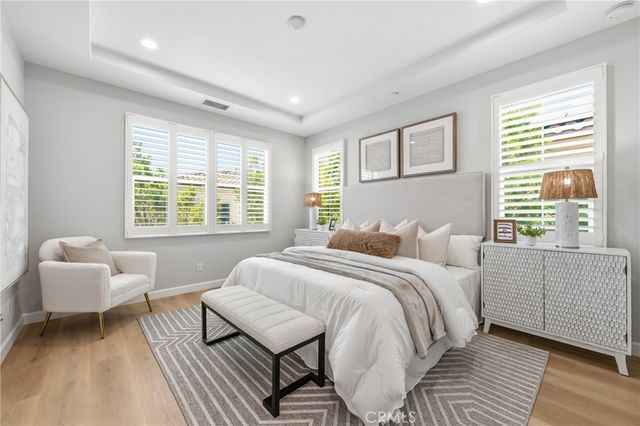 192 Crescent Moon, Irvine, CA 92602