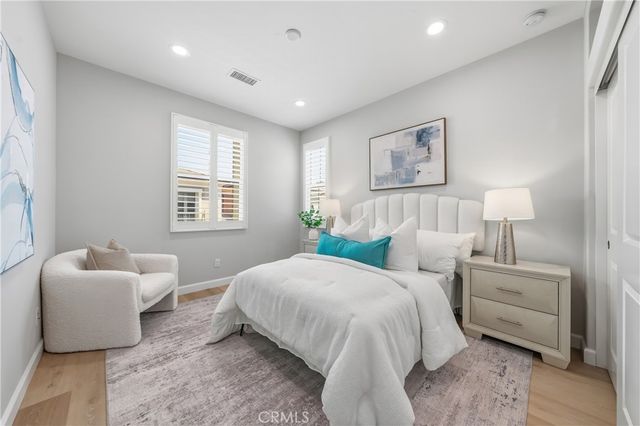 192 Crescent Moon, Irvine, CA 92602