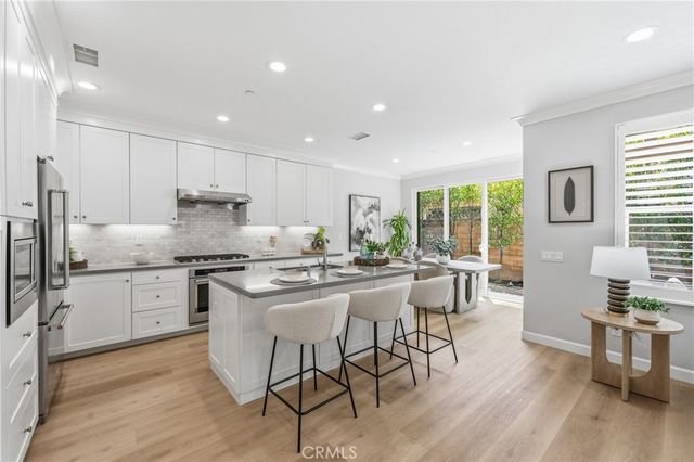 192 Crescent Moon, Irvine, CA 92602