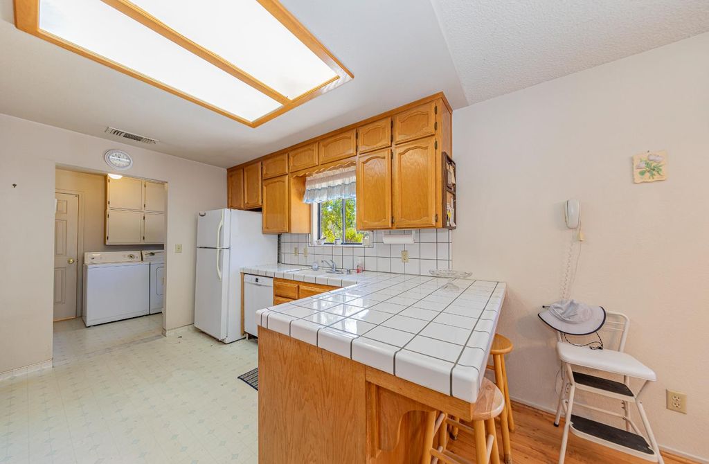 Image 29 of property listing at 47457 Road 620, Oakhurst, CA 93644