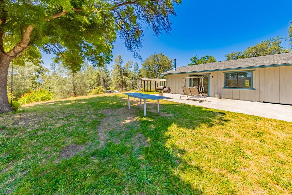 Image 39 of property listing at 47457 Road 620, Oakhurst, CA 93644