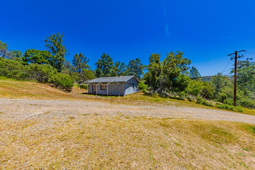 Image 43 of property listing at 47457 Road 620, Oakhurst, CA 93644