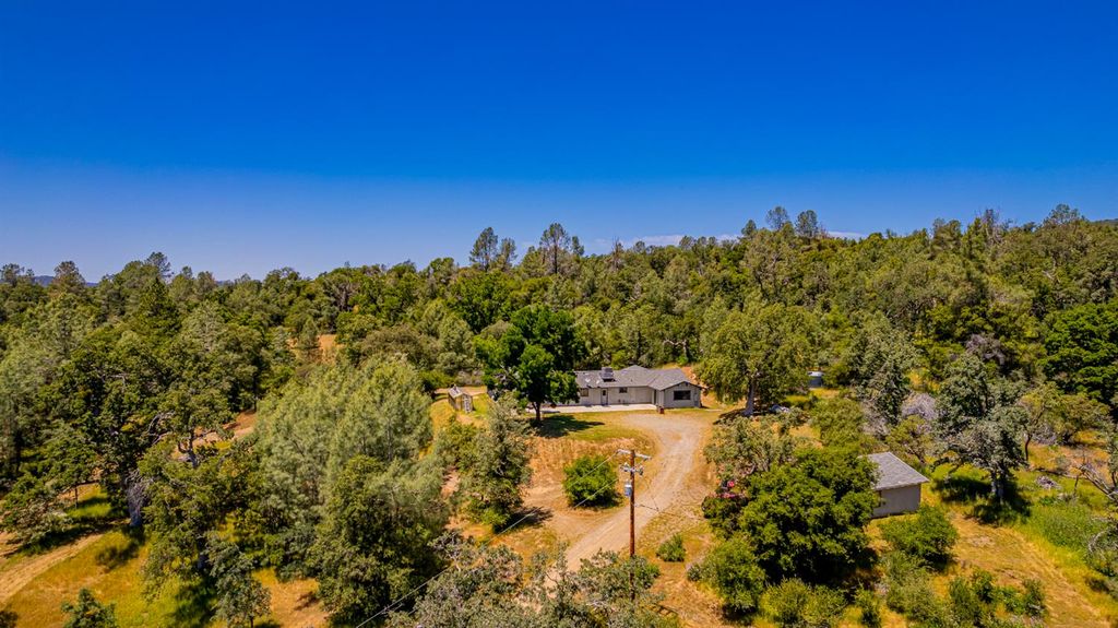 Image 51 of property listing at 47457 Road 620, Oakhurst, CA 93644