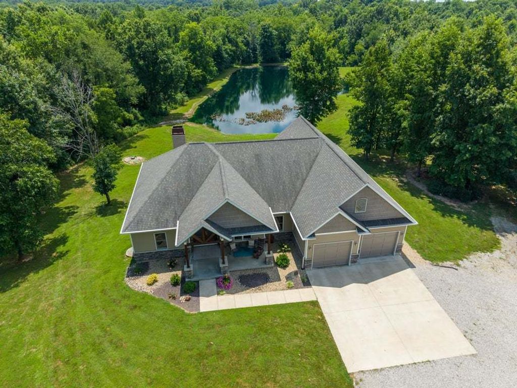 Image 2 of property listing at 6368 E Tonti Road, Salem, IL 62881