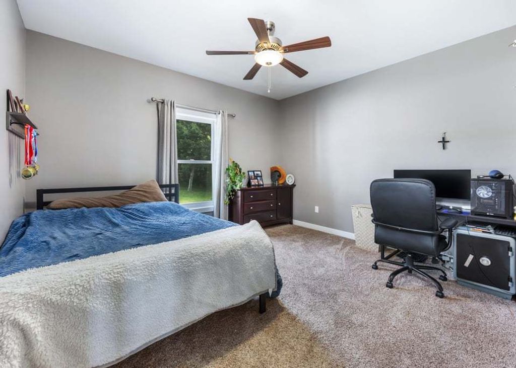 Image 11 of property listing at 6368 E Tonti Road, Salem, IL 62881