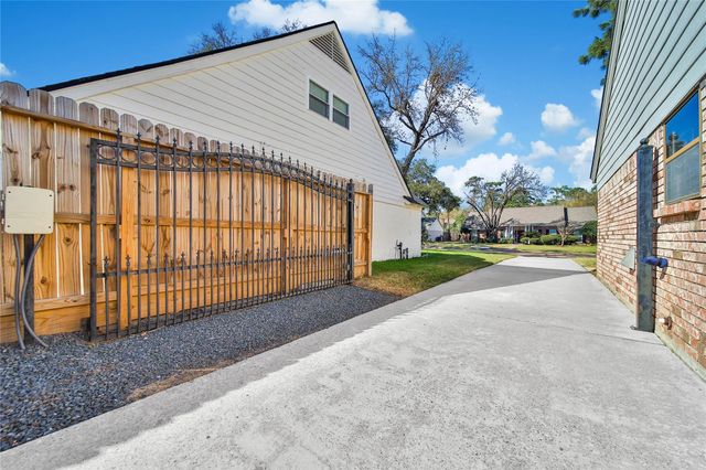 1119 Cheshire Lane, Houston, TX 77018