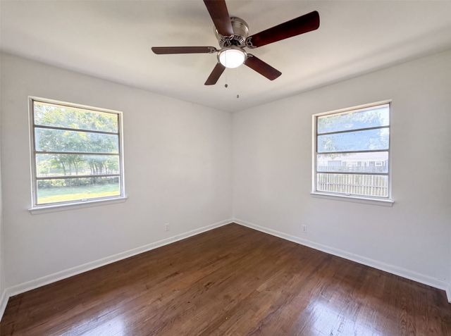 1213 S Ridgeway Drive, Cleburne, TX 76033