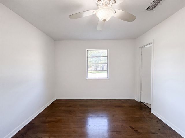 1213 S Ridgeway Drive, Cleburne, TX 76033