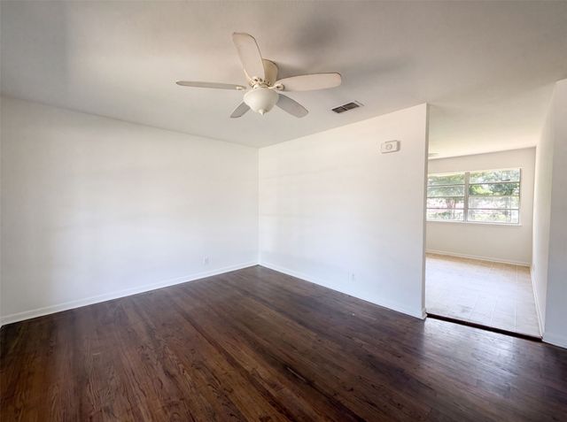 1213 S Ridgeway Drive, Cleburne, TX 76033