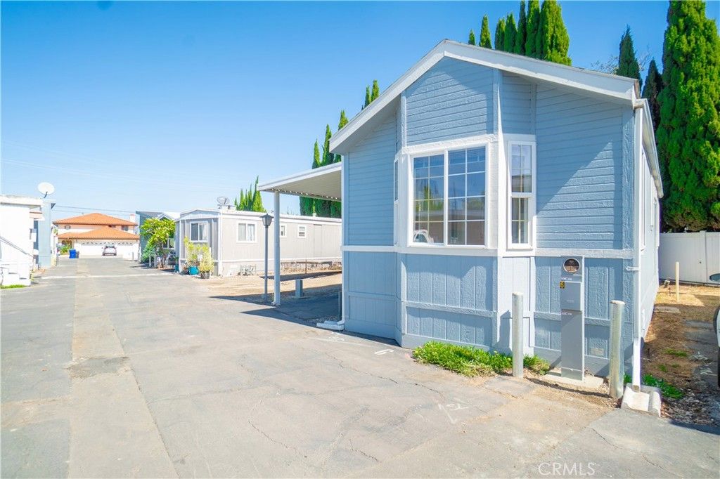 2350 250 Street 6, Lomita, CA 90717 — exterior
