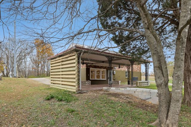 205 Edmondson Ferry Rd, Clarksville, TN 37040