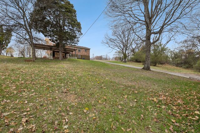 205 Edmondson Ferry Rd, Clarksville, TN 37040