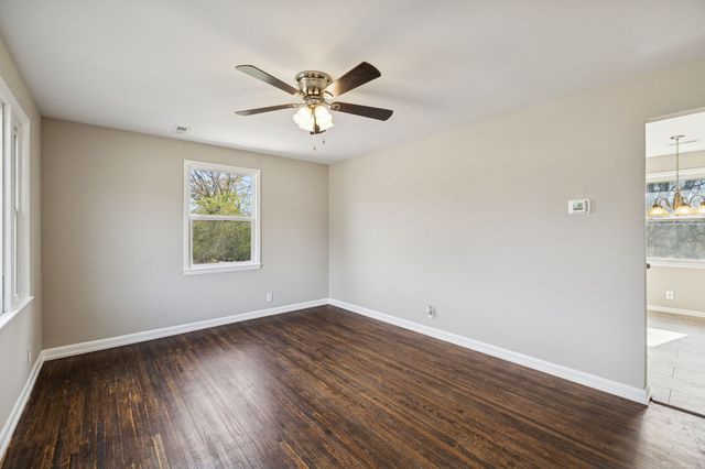 205 Edmondson Ferry Rd, Clarksville, TN 37040