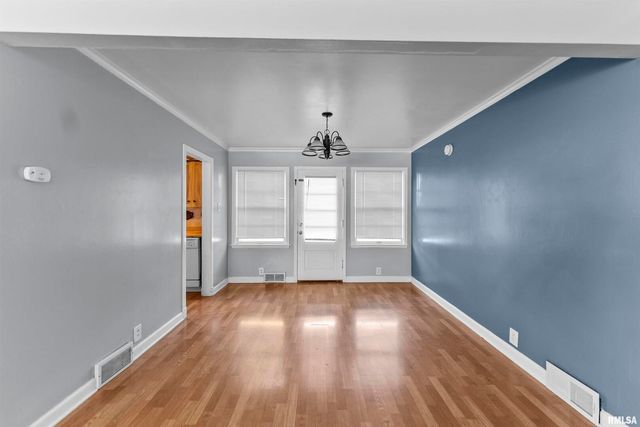 1115 N 4TH Street, Clinton, IA 52732