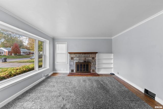 1115 N 4TH Street, Clinton, IA 52732