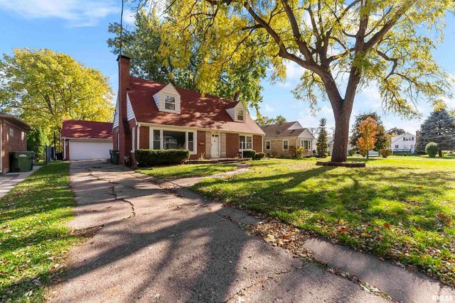 1115 N 4TH Street, Clinton, IA 52732