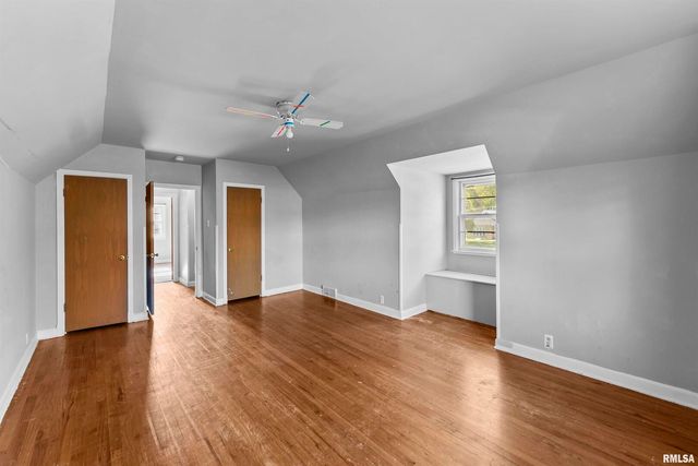 1115 N 4TH Street, Clinton, IA 52732